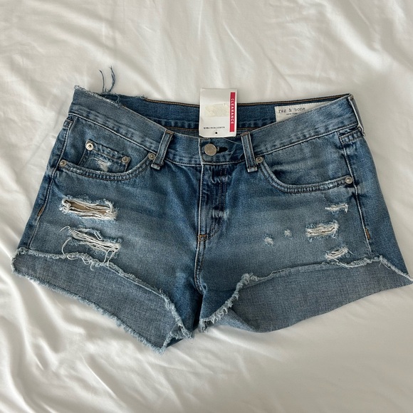NWT Rag & Bone Distressed Denim Mid-Rise Shorts - Picture 1 of 4
